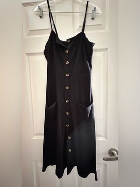 Classic Black Button-Front Slip Dress with Pockets